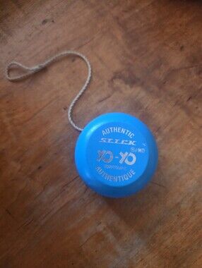 Vintage AUTHENTIC PRO YO-YO Top Blue Wood Classic Toy Trick Authentique